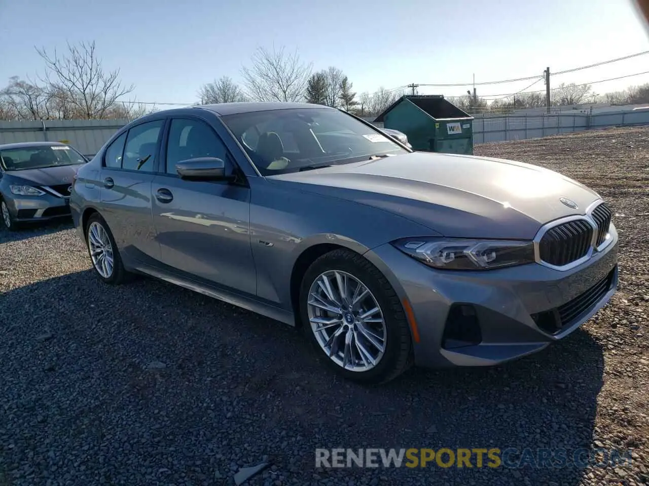 4 Photograph of a damaged car 3MW39FS0XP8C81322 BMW 3 SERIES 2023