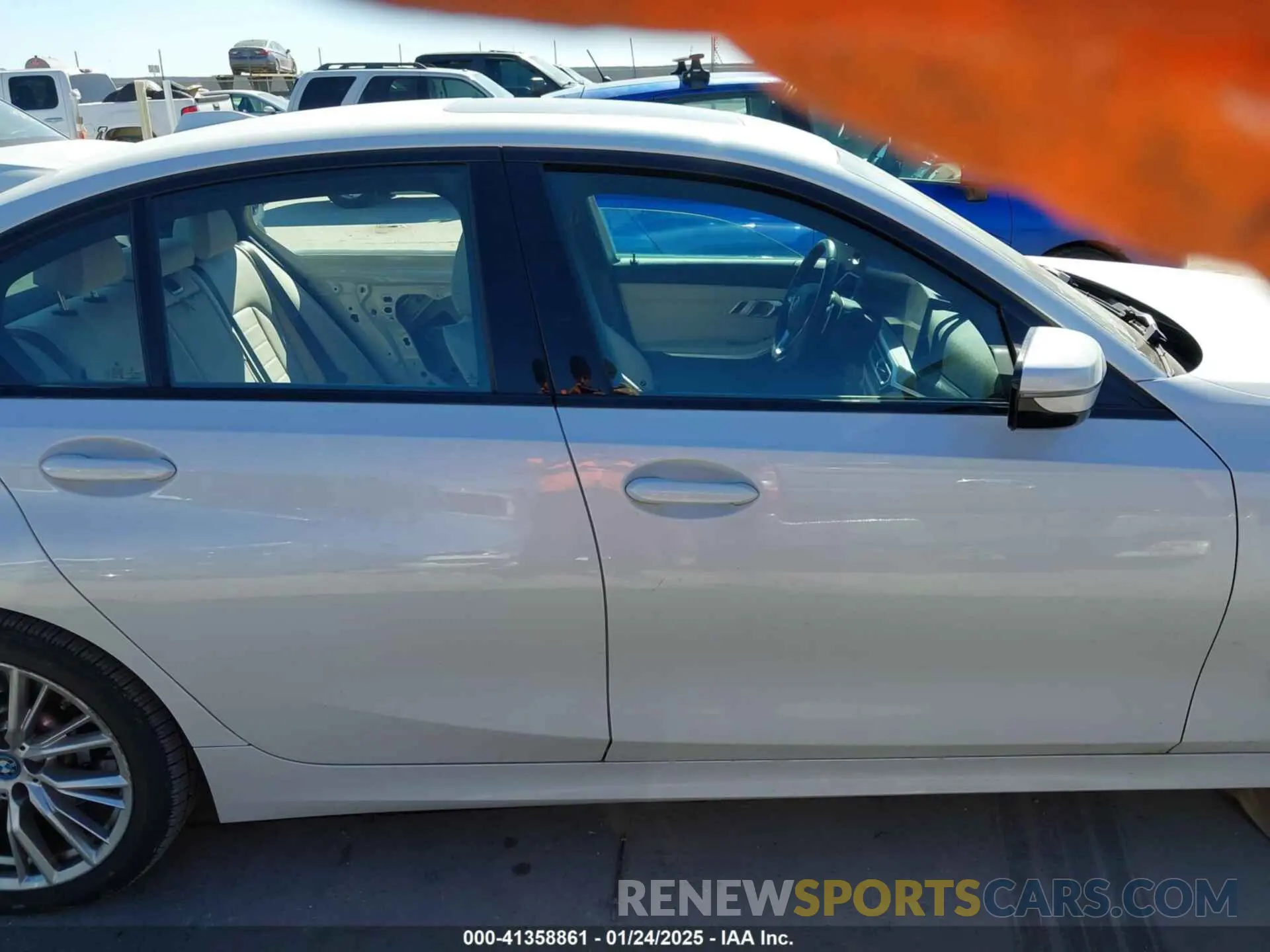 14 Photograph of a damaged car 3MW39FS0XP8D03304 BMW 3 SERIES 2023