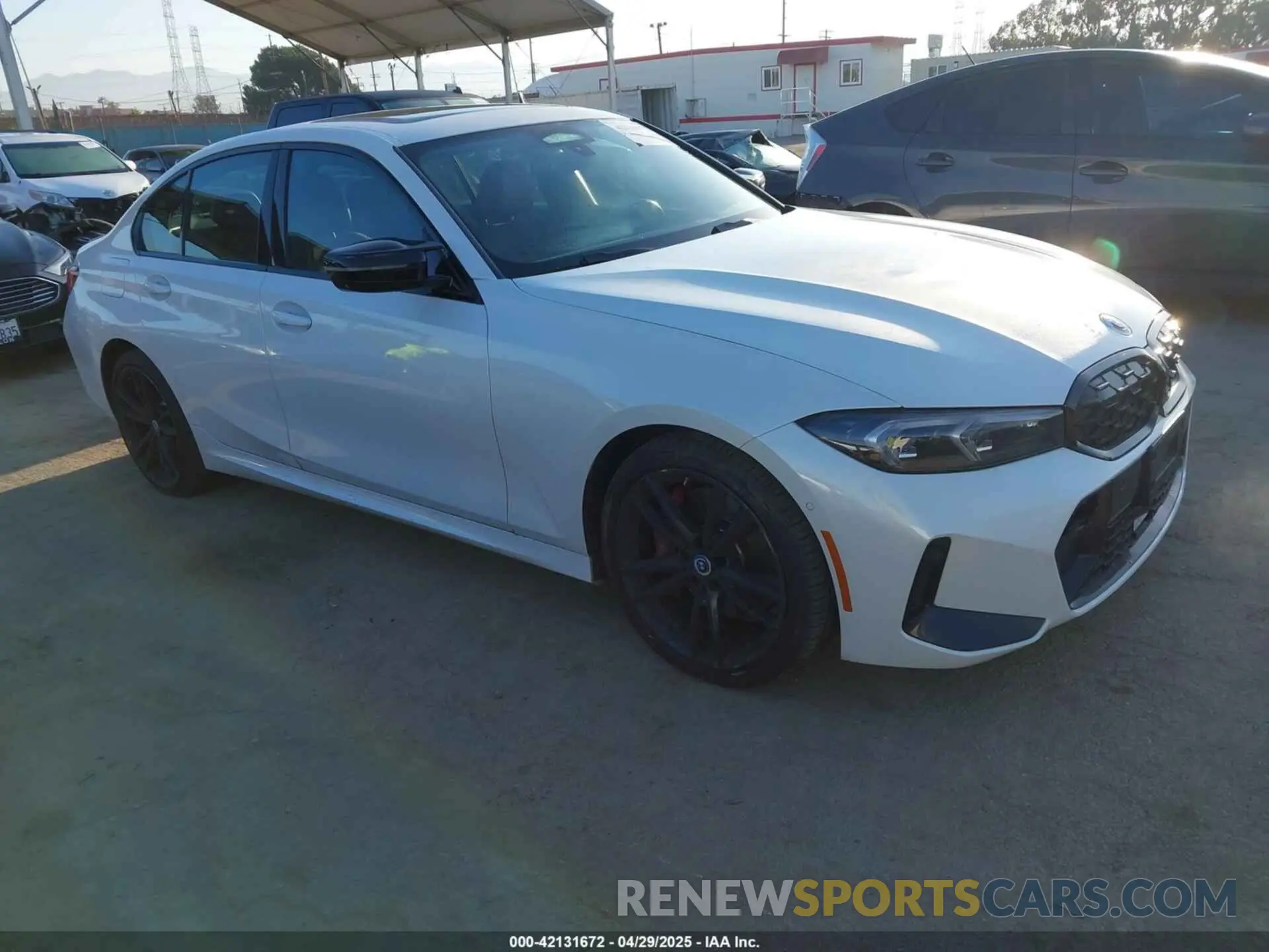 1 Фотография поврежденного автомобиля 3MW49FF09P8C88244 BMW 3 SERIES 2023