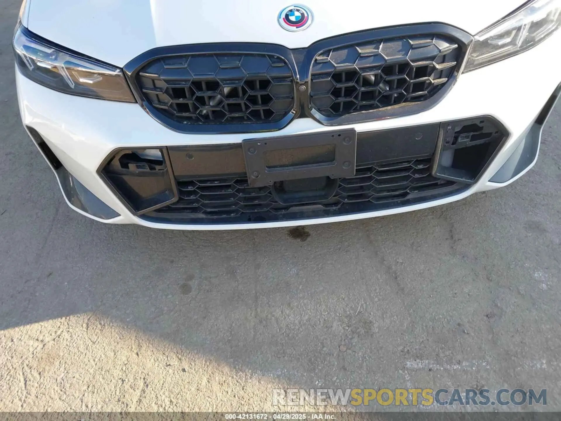 6 Фотография поврежденного автомобиля 3MW49FF09P8C88244 BMW 3 SERIES 2023