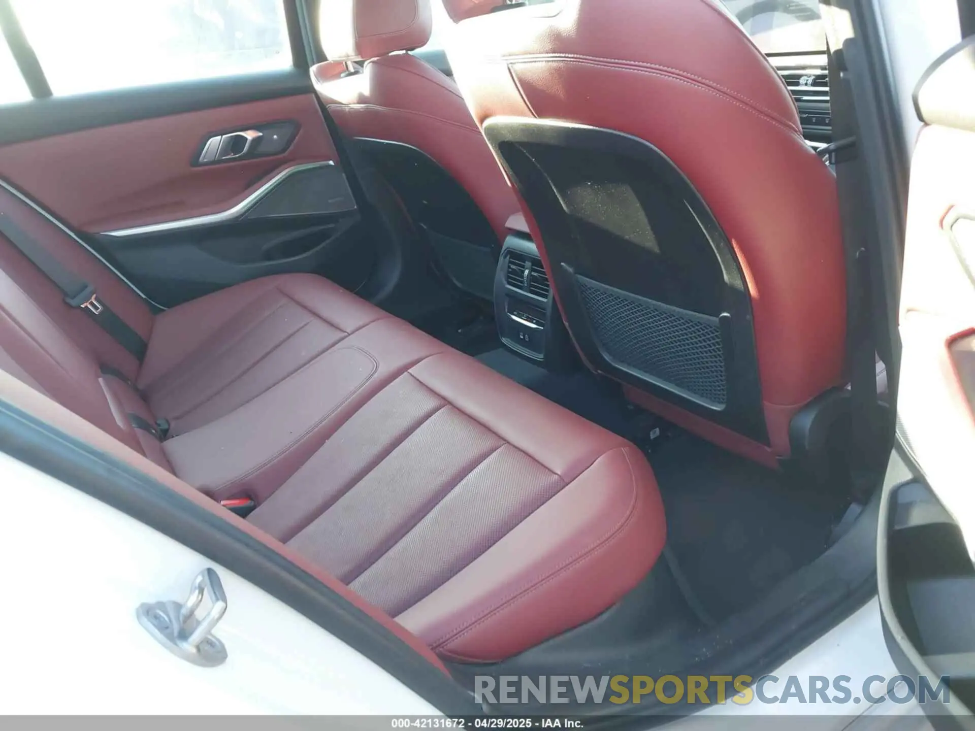 8 Фотография поврежденного автомобиля 3MW49FF09P8C88244 BMW 3 SERIES 2023