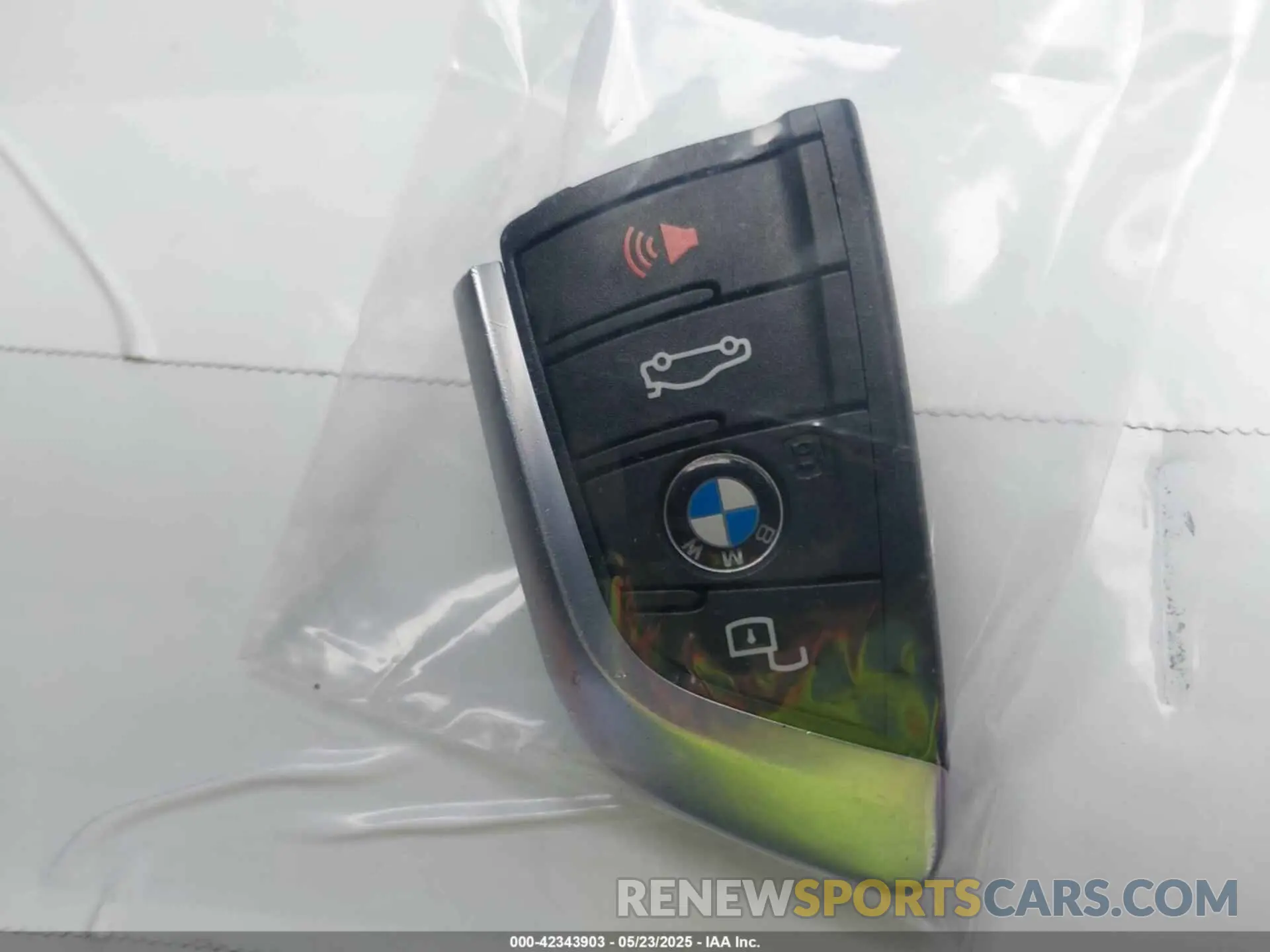11 Фотография поврежденного автомобиля 3MW49FS02P8C98779 BMW 3 SERIES 2023