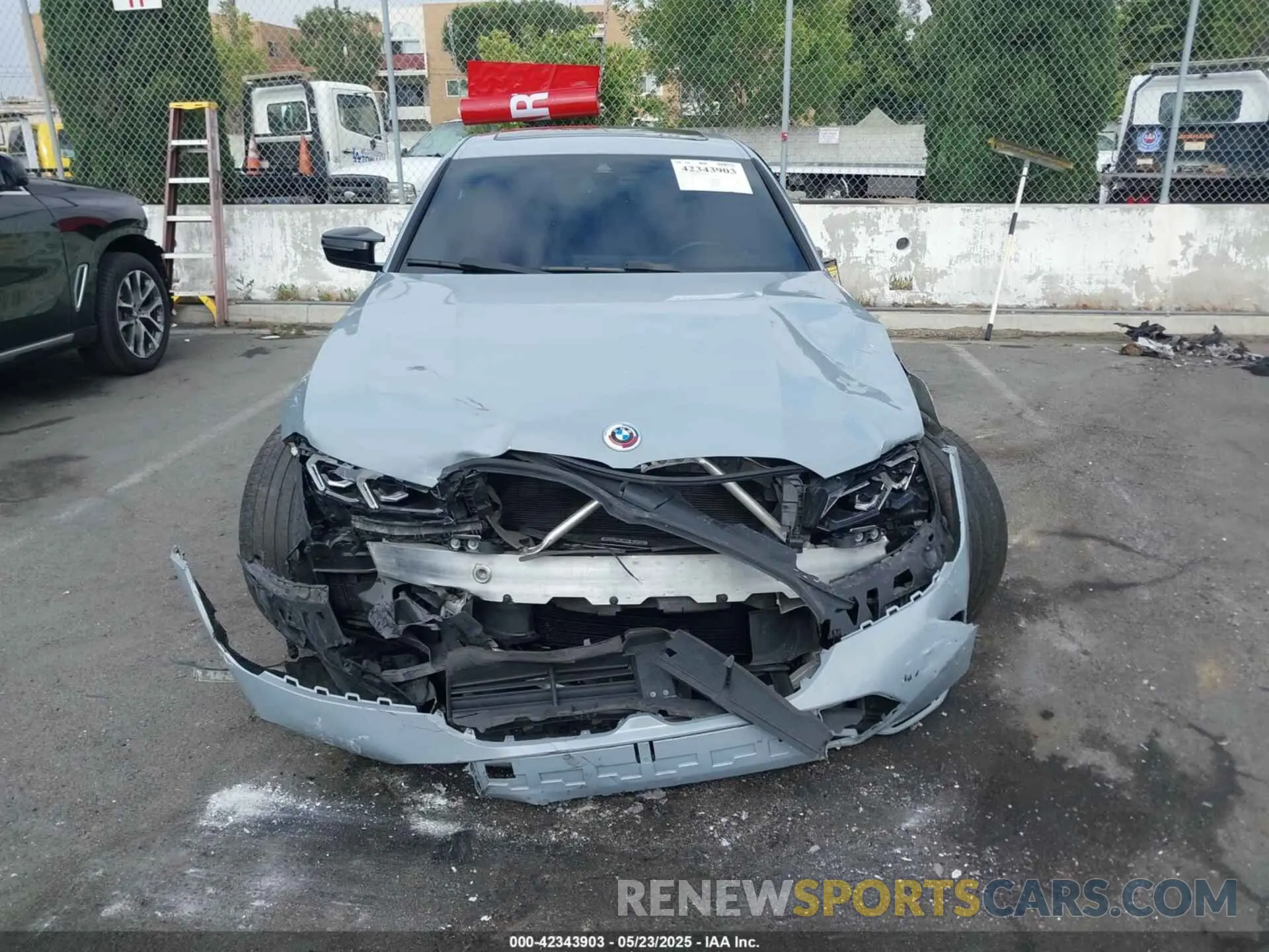 12 Фотография поврежденного автомобиля 3MW49FS02P8C98779 BMW 3 SERIES 2023