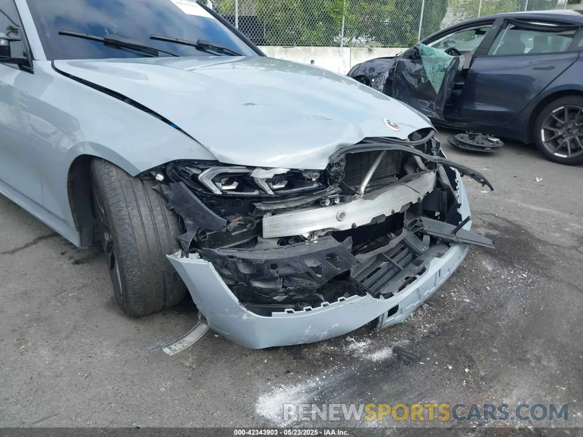18 Фотография поврежденного автомобиля 3MW49FS02P8C98779 BMW 3 SERIES 2023