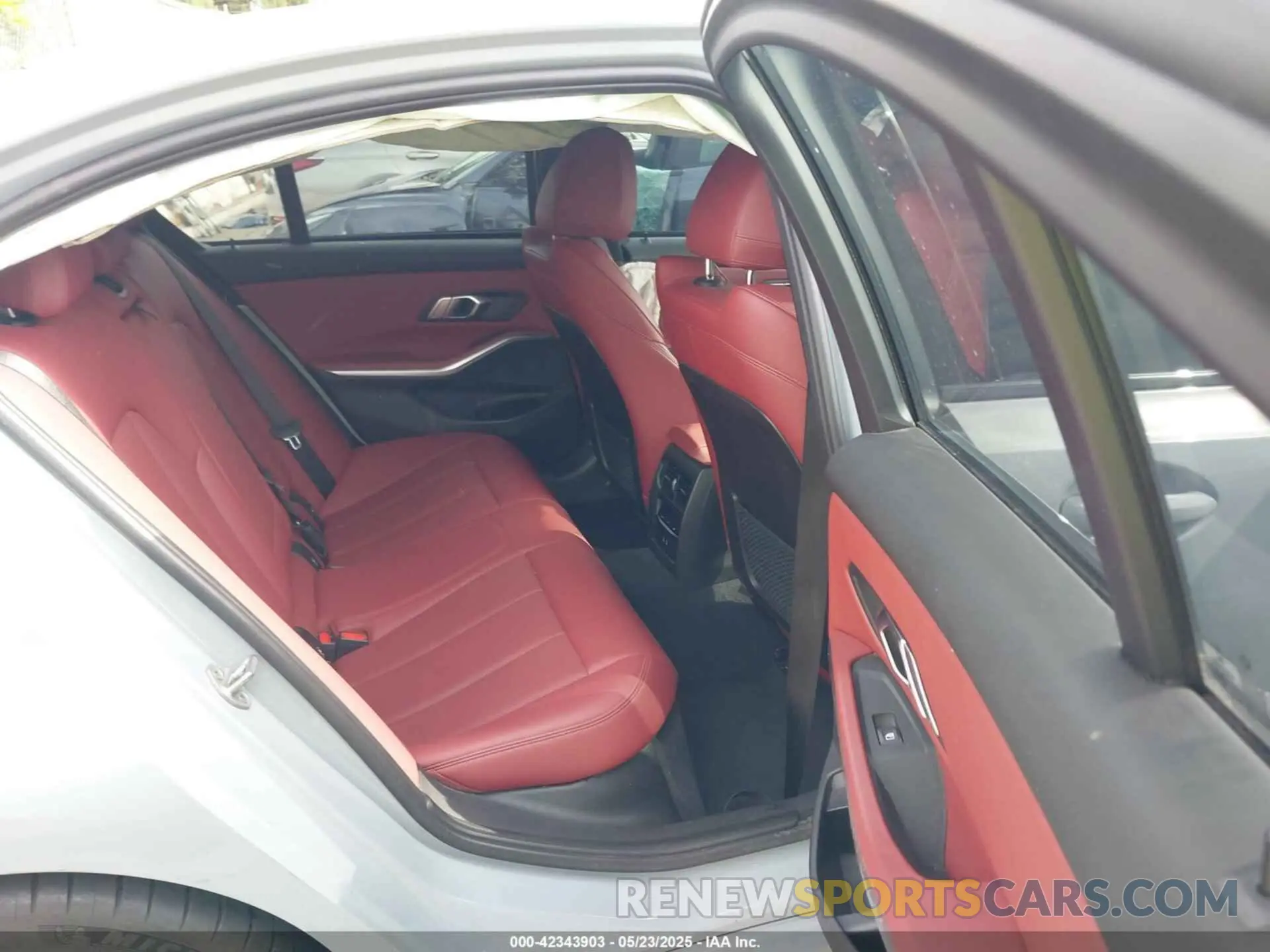 8 Фотография поврежденного автомобиля 3MW49FS02P8C98779 BMW 3 SERIES 2023