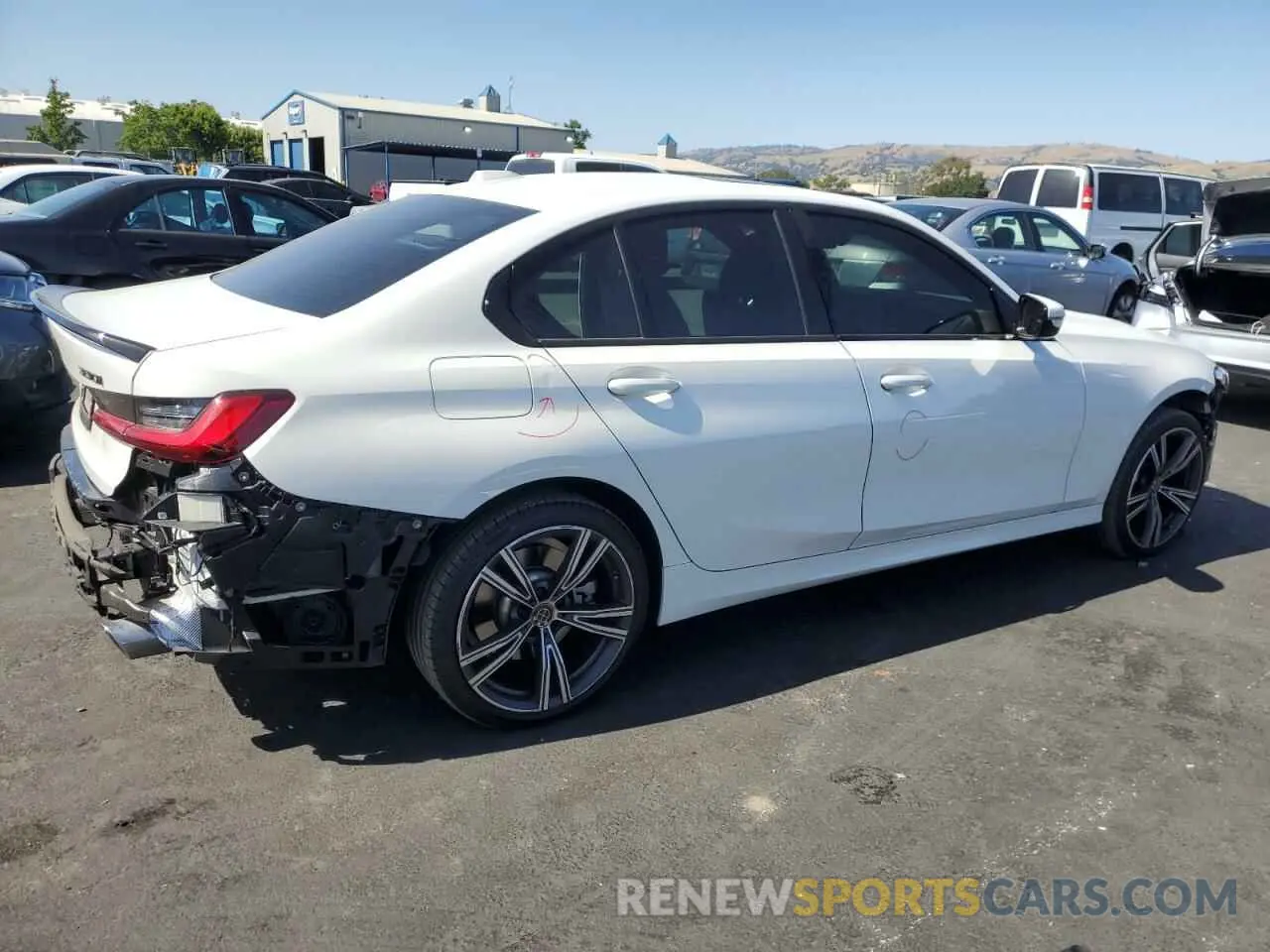 3 Photograph of a damaged car 3MW69FF02P8D08357 BMW 3 SERIES 2023