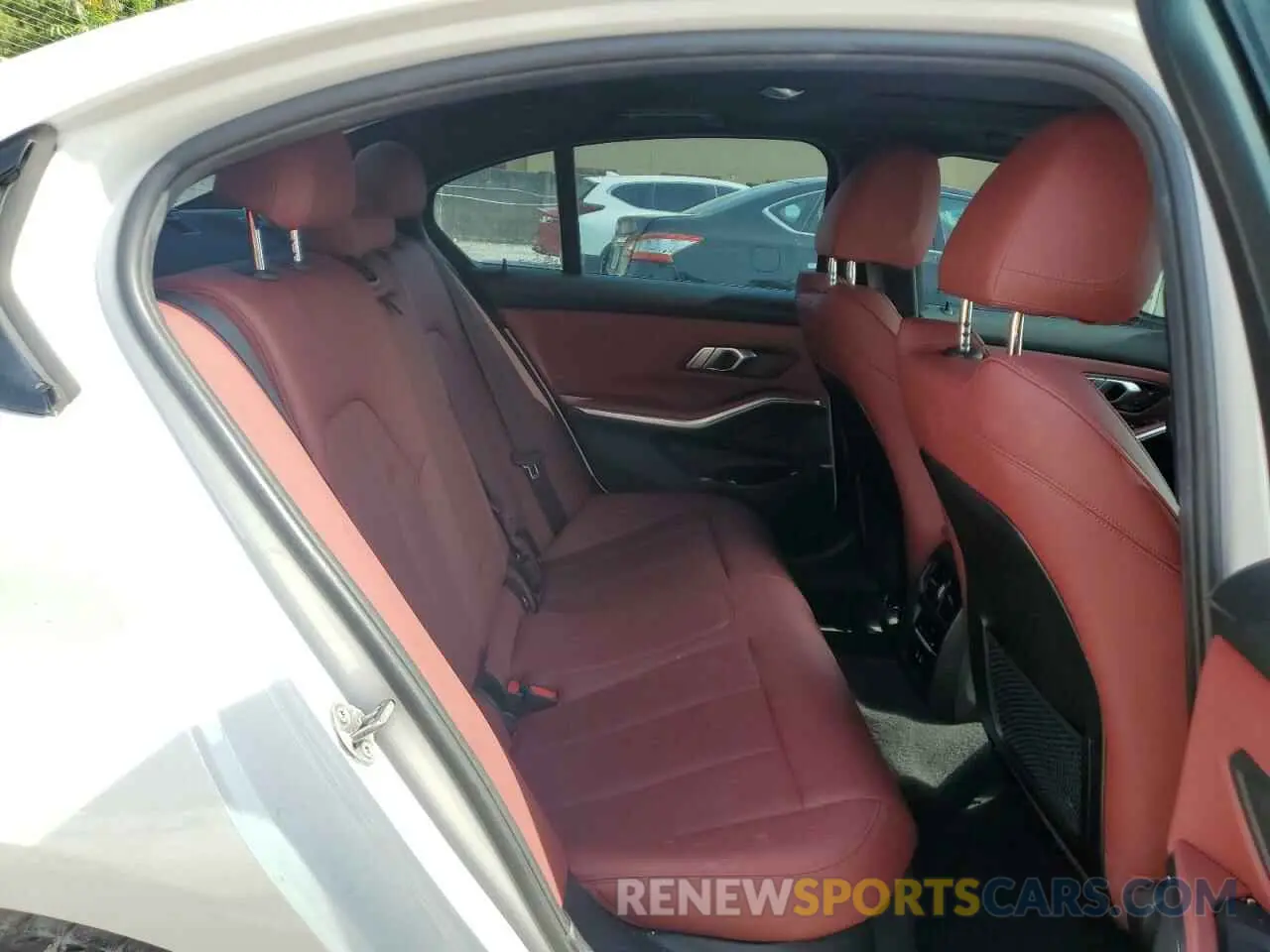 10 Фотография поврежденного автомобиля 3MW69FF03P8C91360 BMW 3 SERIES 2023