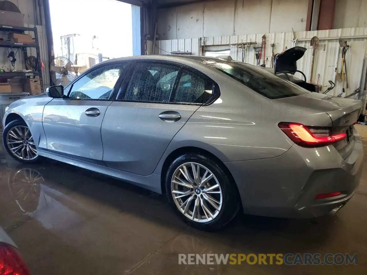 2 Photograph of a damaged car 3MW89FF07P8D71821 BMW 3 SERIES 2023
