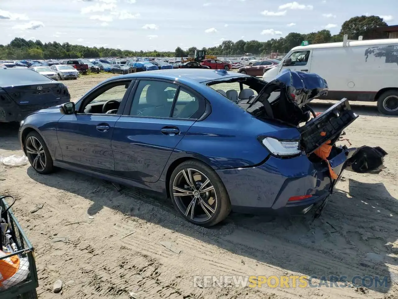 2 Photograph of a damaged car 3MW89FF09P8D31756 BMW 3 SERIES 2023