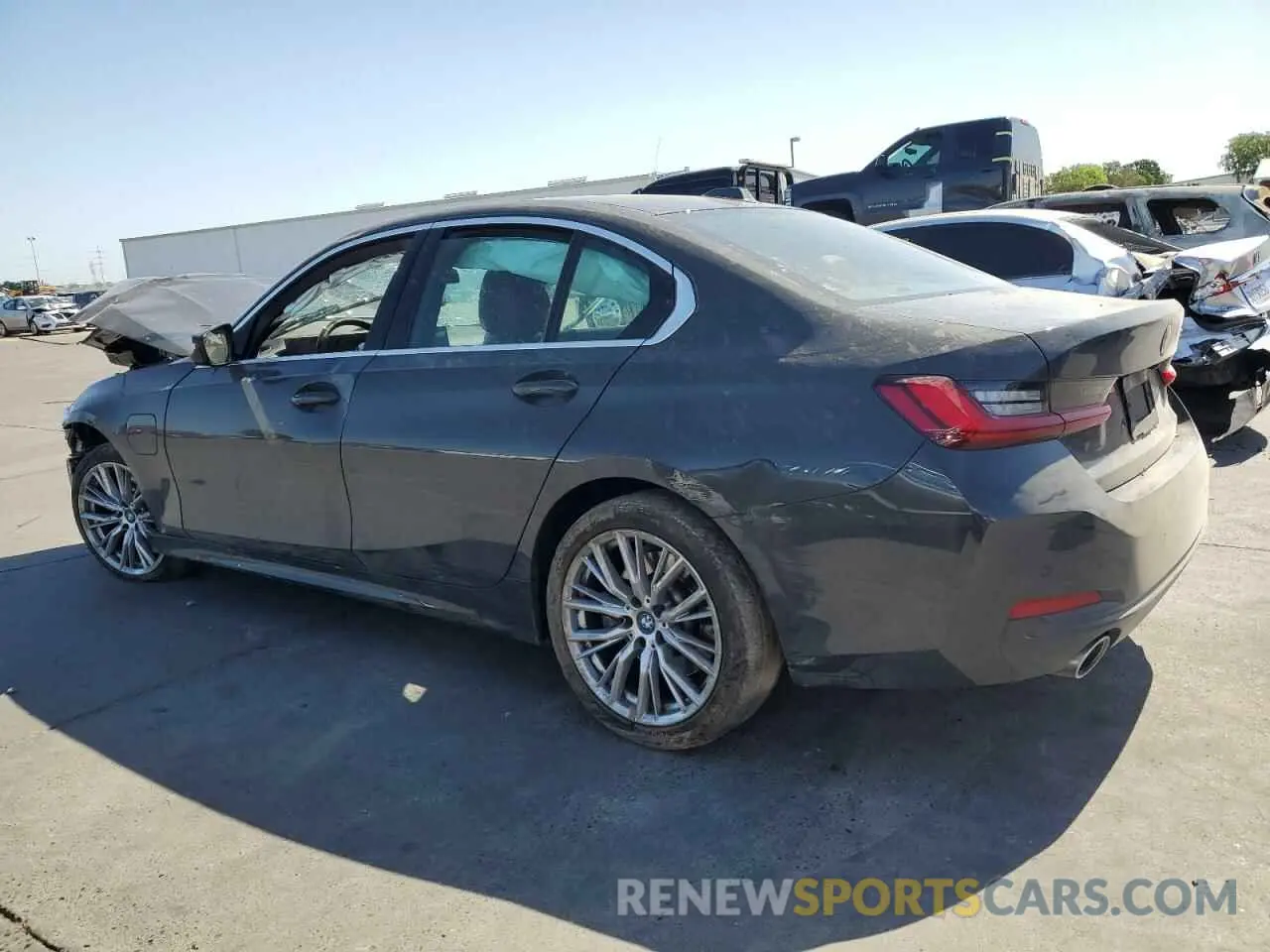 2 Photograph of a damaged car 3MW39FF05R8D97928 BMW 3 SERIES 2024