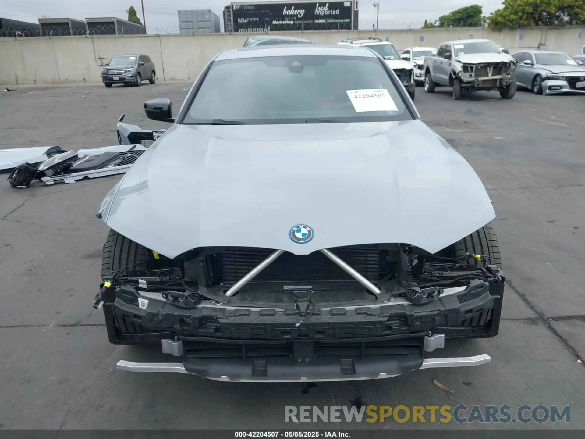 13 Фотография поврежденного автомобиля 3MW39FF06R8E82471 BMW 3 SERIES 2024