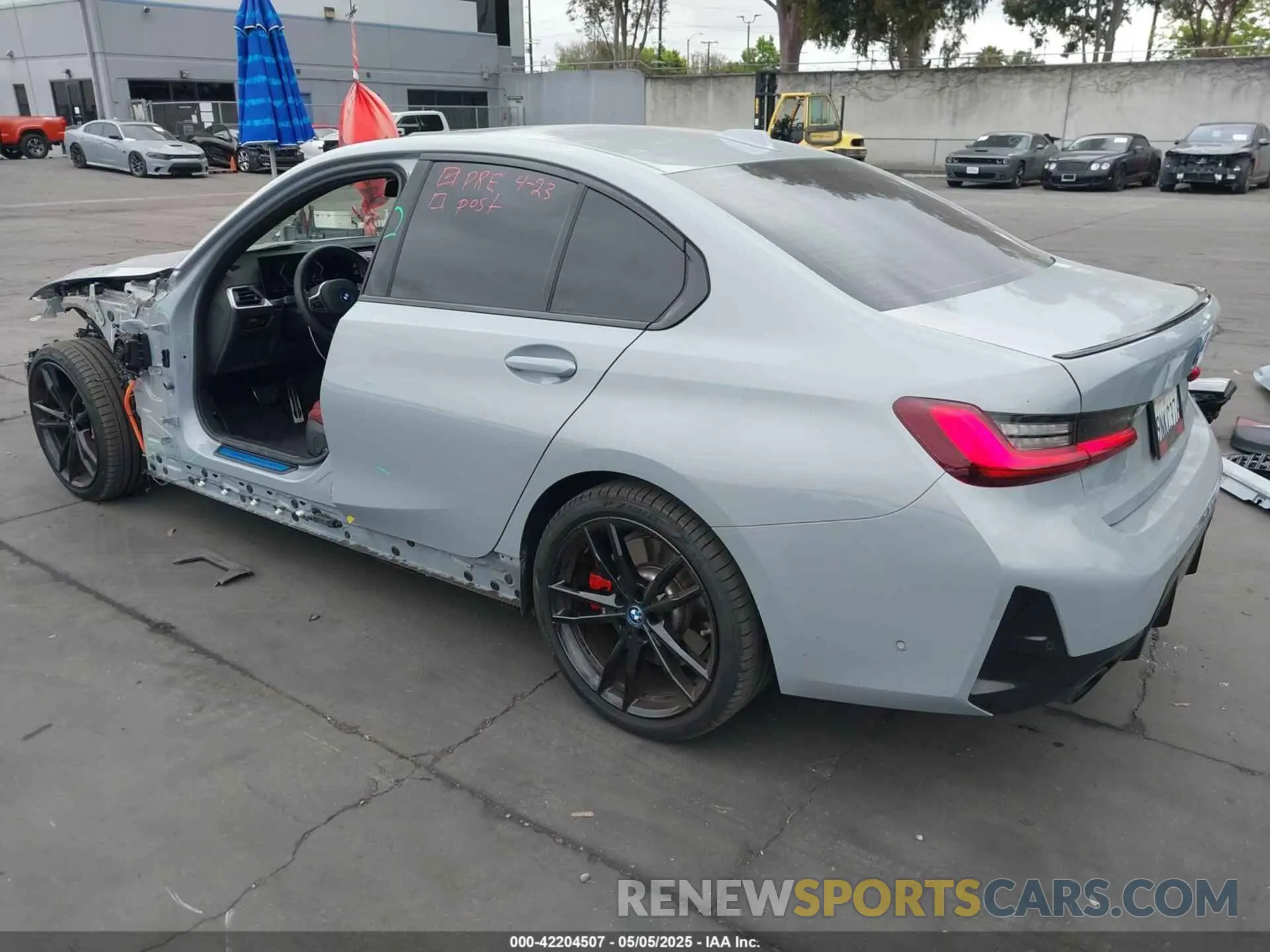 3 Фотография поврежденного автомобиля 3MW39FF06R8E82471 BMW 3 SERIES 2024
