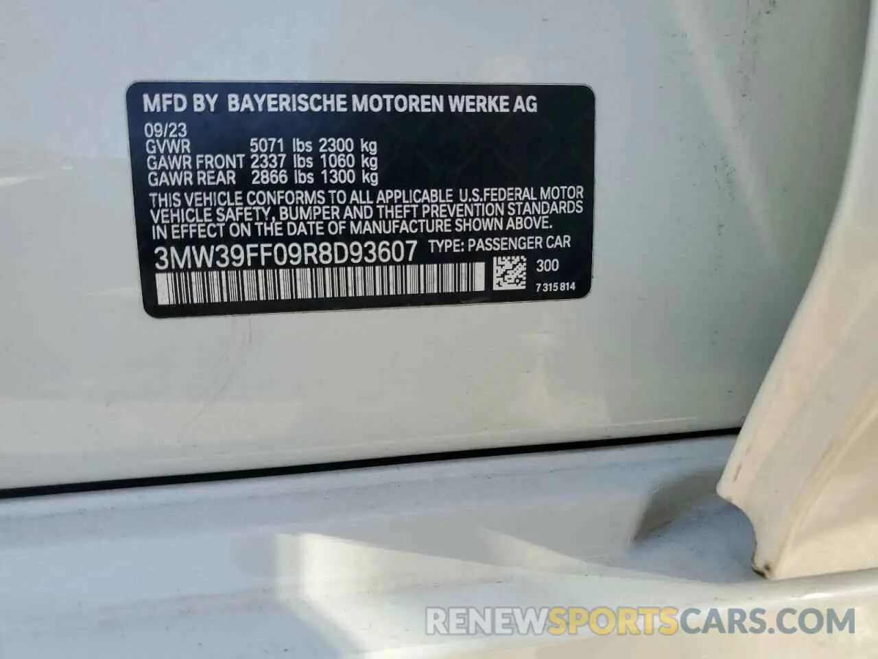 12 Photograph of a damaged car 3MW39FF09R8D93607 BMW 3 SERIES 2024