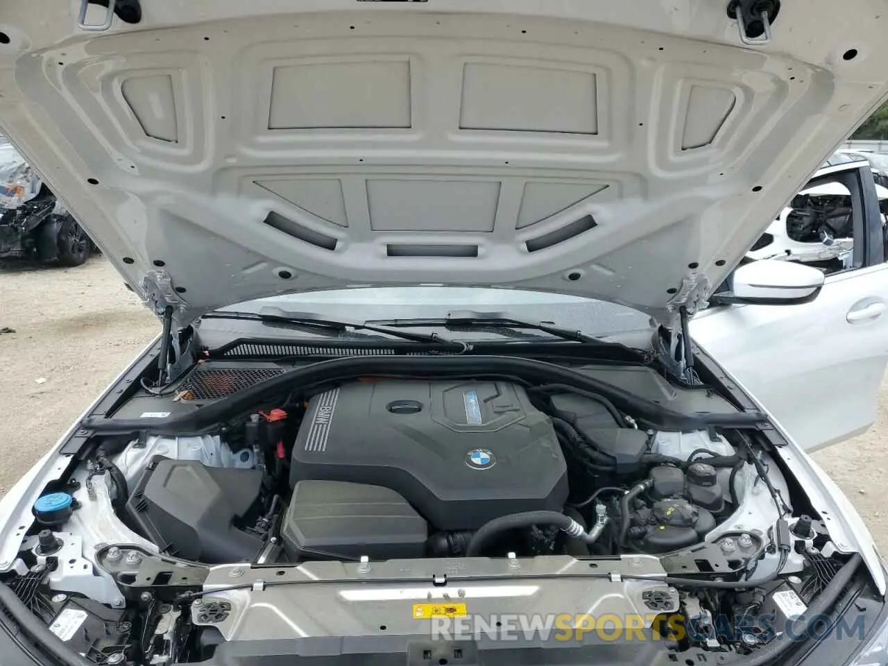 11 Photograph of a damaged car 3MW39FS03R8E68422 BMW 3 SERIES 2024