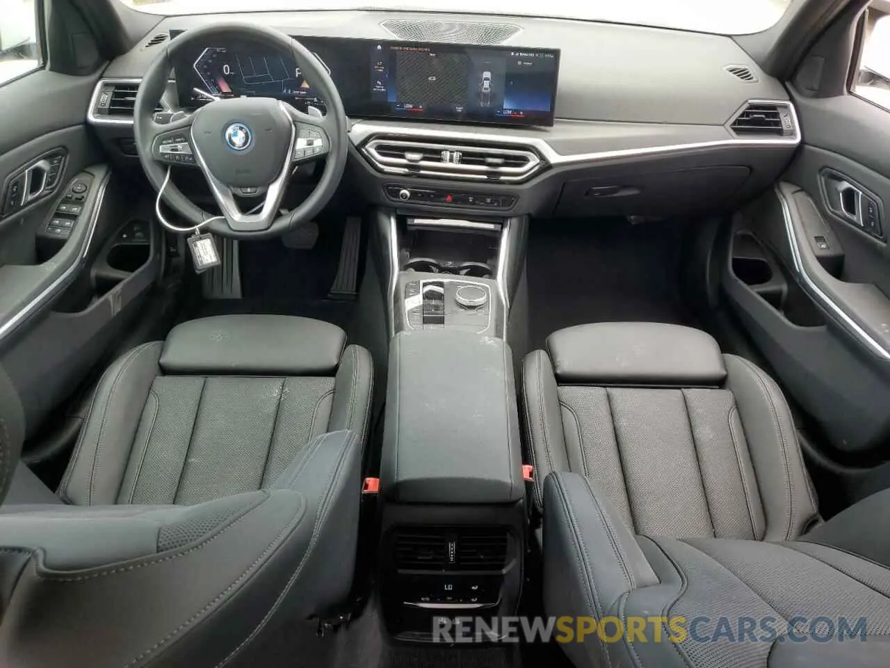8 Photograph of a damaged car 3MW39FS03R8E68422 BMW 3 SERIES 2024