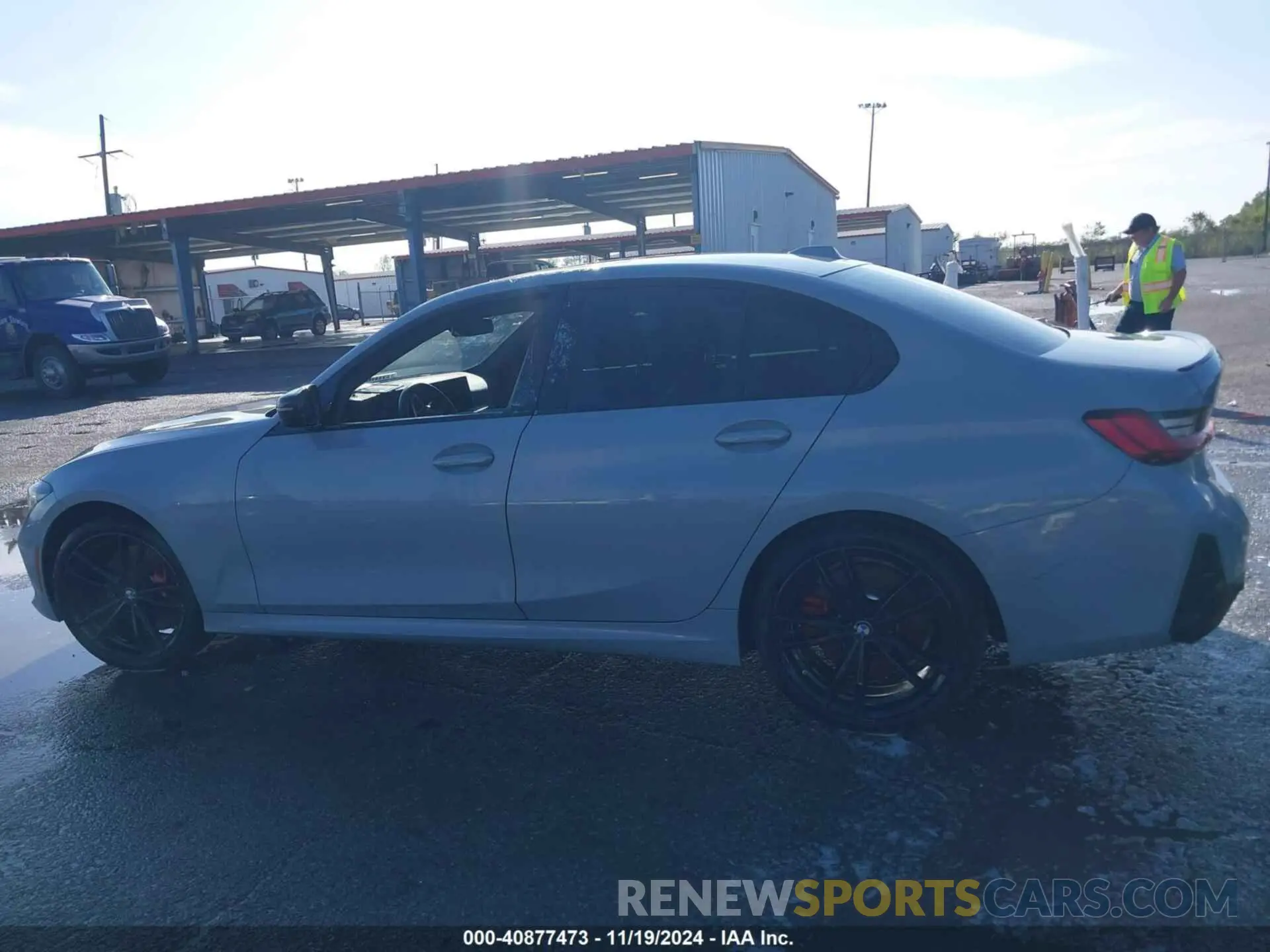 13 Фотография поврежденного автомобиля 3MW69FF00R8E35711 BMW 3 SERIES 2024