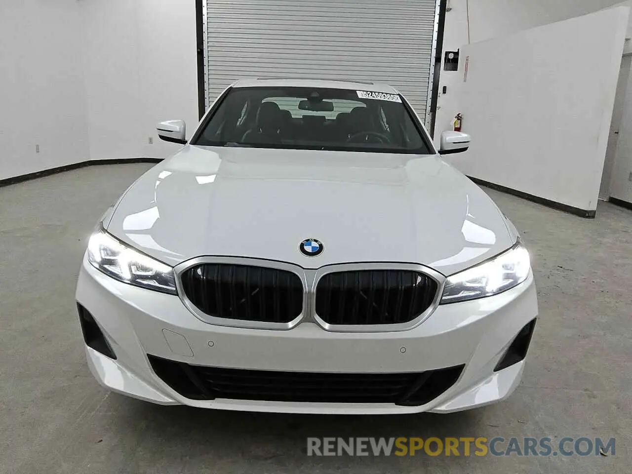 5 Photograph of a damaged car 3MW69FF00R8E89560 BMW 3 SERIES 2024