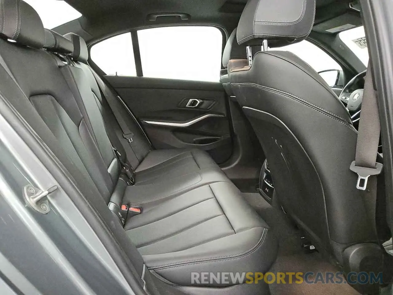 10 Фотография поврежденного автомобиля 3MW69FF01R8D82694 BMW 3 SERIES 2024