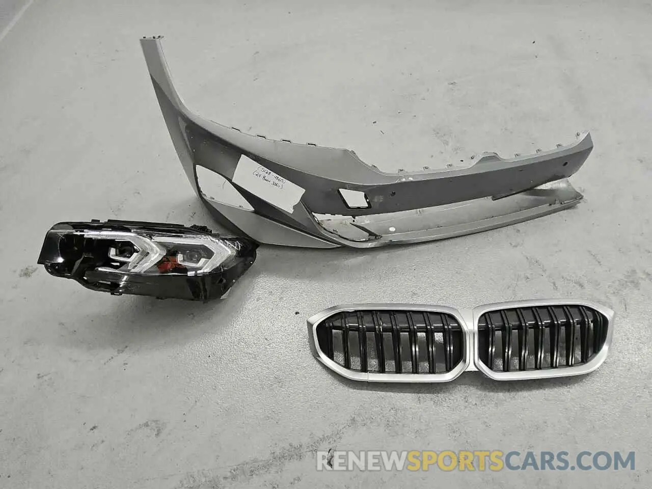 12 Фотография поврежденного автомобиля 3MW69FF01R8D82694 BMW 3 SERIES 2024