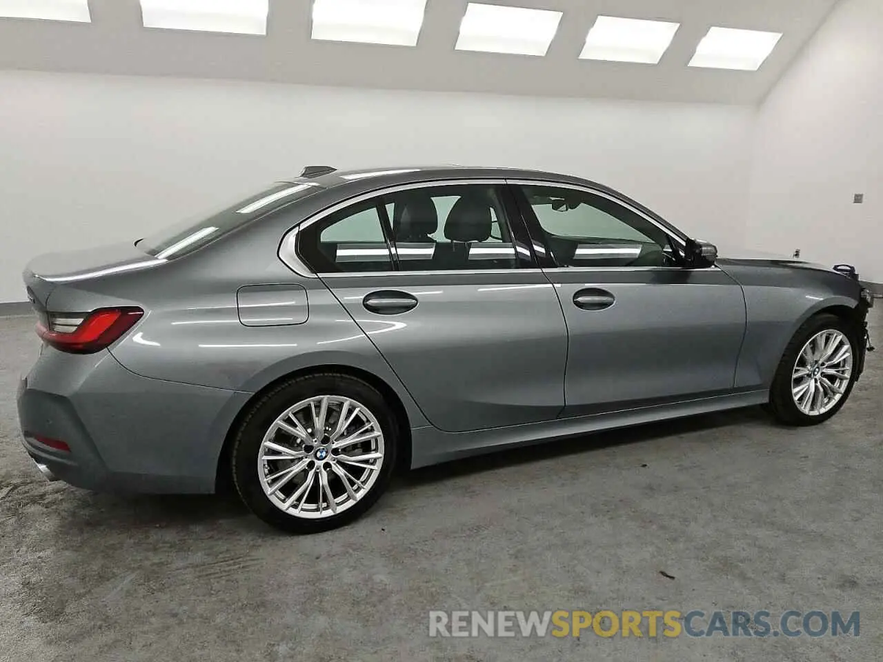 3 Фотография поврежденного автомобиля 3MW69FF01R8D82694 BMW 3 SERIES 2024