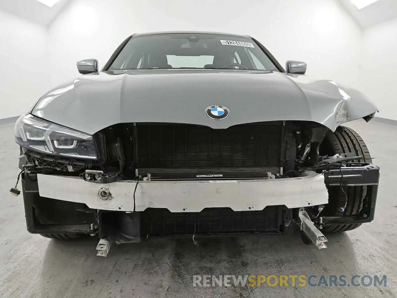 5 Фотография поврежденного автомобиля 3MW69FF01R8D82694 BMW 3 SERIES 2024