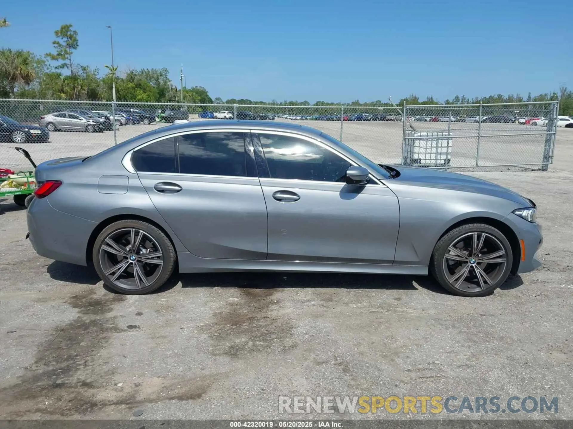13 Фотография поврежденного автомобиля 3MW69FF01R8D92710 BMW 3 SERIES 2024