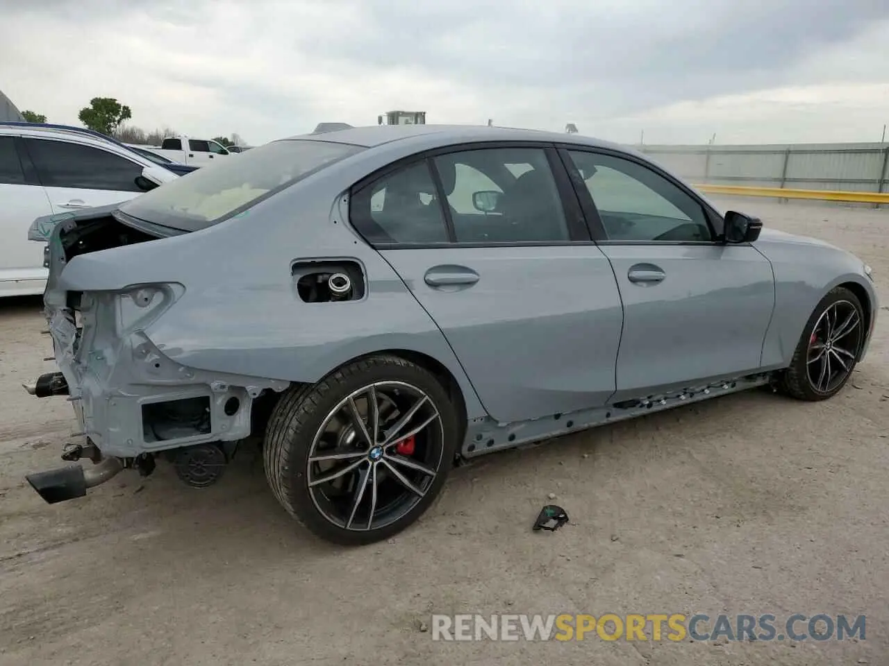 3 Photograph of a damaged car 3MW69FF02R8E09479 BMW 3 SERIES 2024