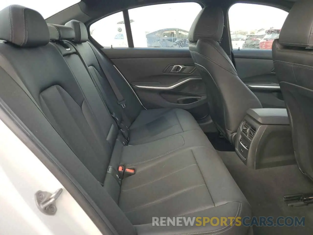 10 Фотография поврежденного автомобиля 3MW69FF05R8D83542 BMW 3 SERIES 2024