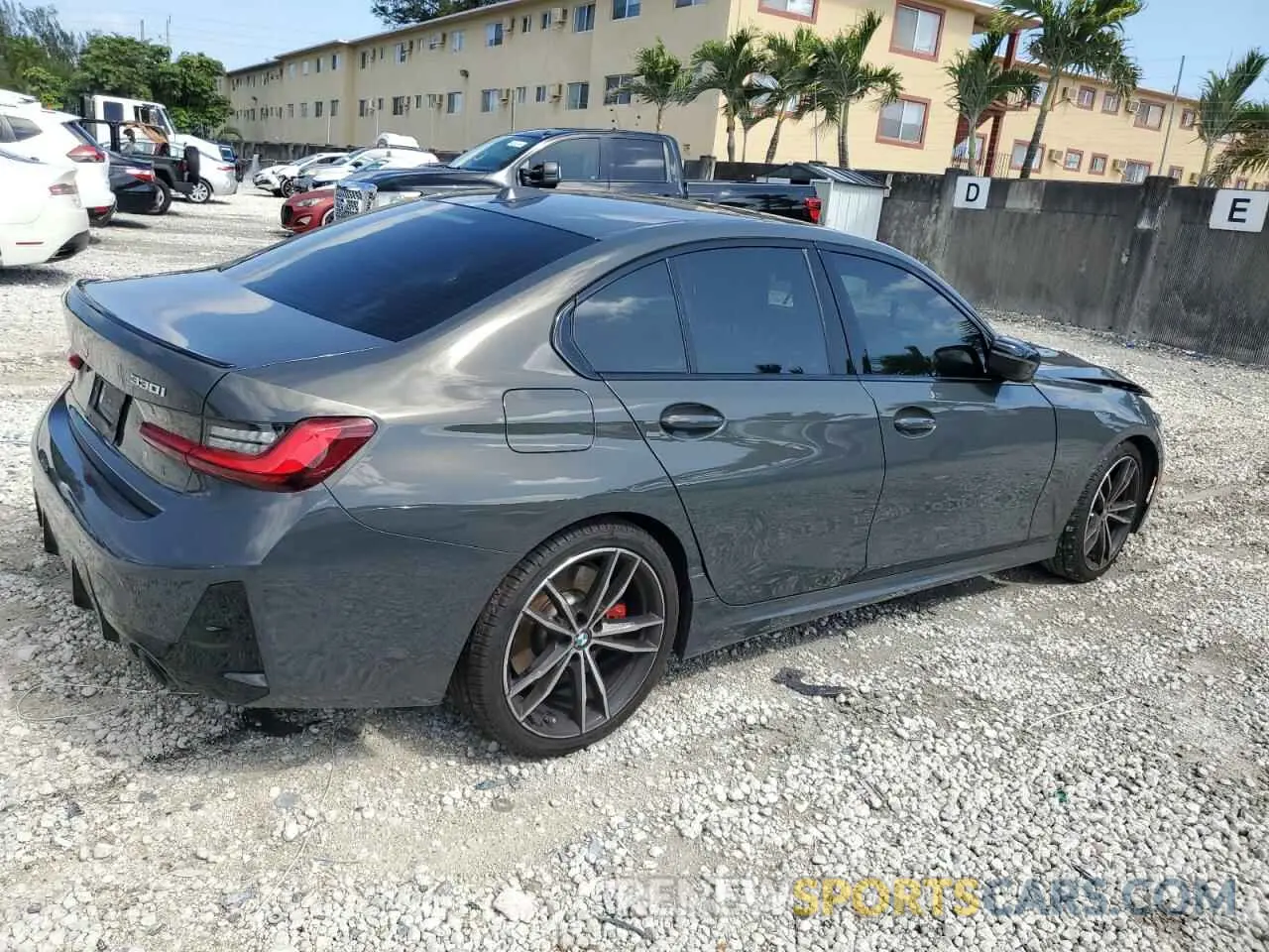 3 Photograph of a damaged car 3MW69FF07R8E22597 BMW 3 SERIES 2024