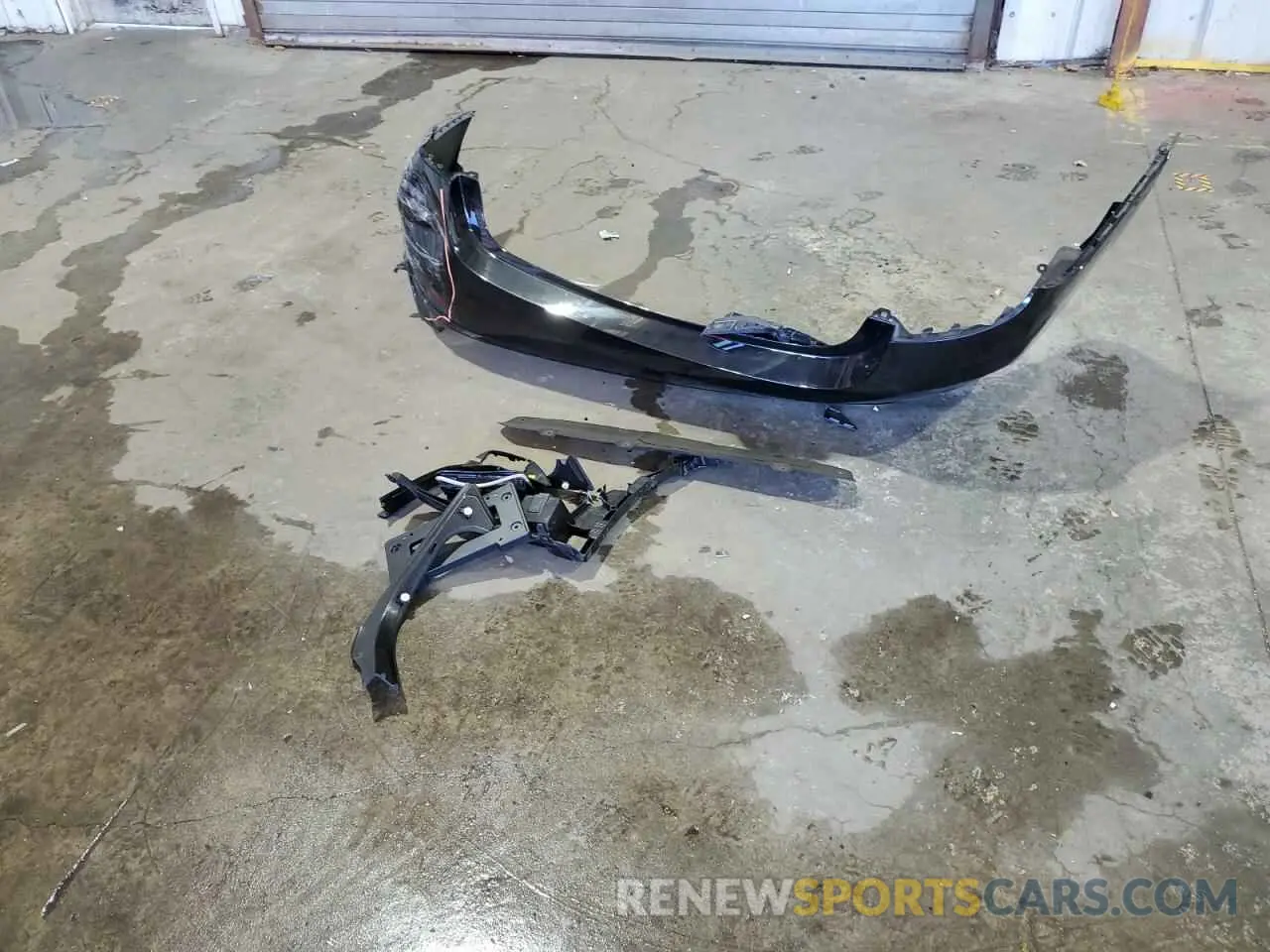 12 Photograph of a damaged car 3MW69FF07R8E40100 BMW 3 SERIES 2024
