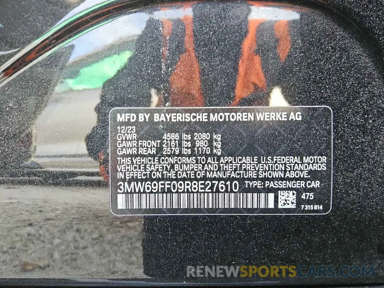 12 Photograph of a damaged car 3MW69FF09R8E27610 BMW 3 SERIES 2024
