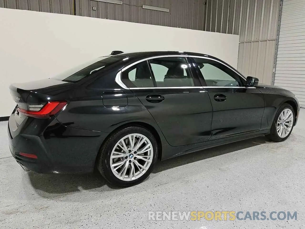 3 Photograph of a damaged car 3MW89FF00R8E67499 BMW 3 SERIES 2024