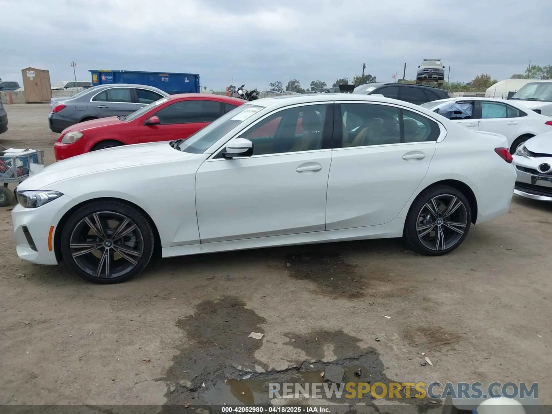 13 Фотография поврежденного автомобиля 3MW89FF00R8E81628 BMW 3 SERIES 2024