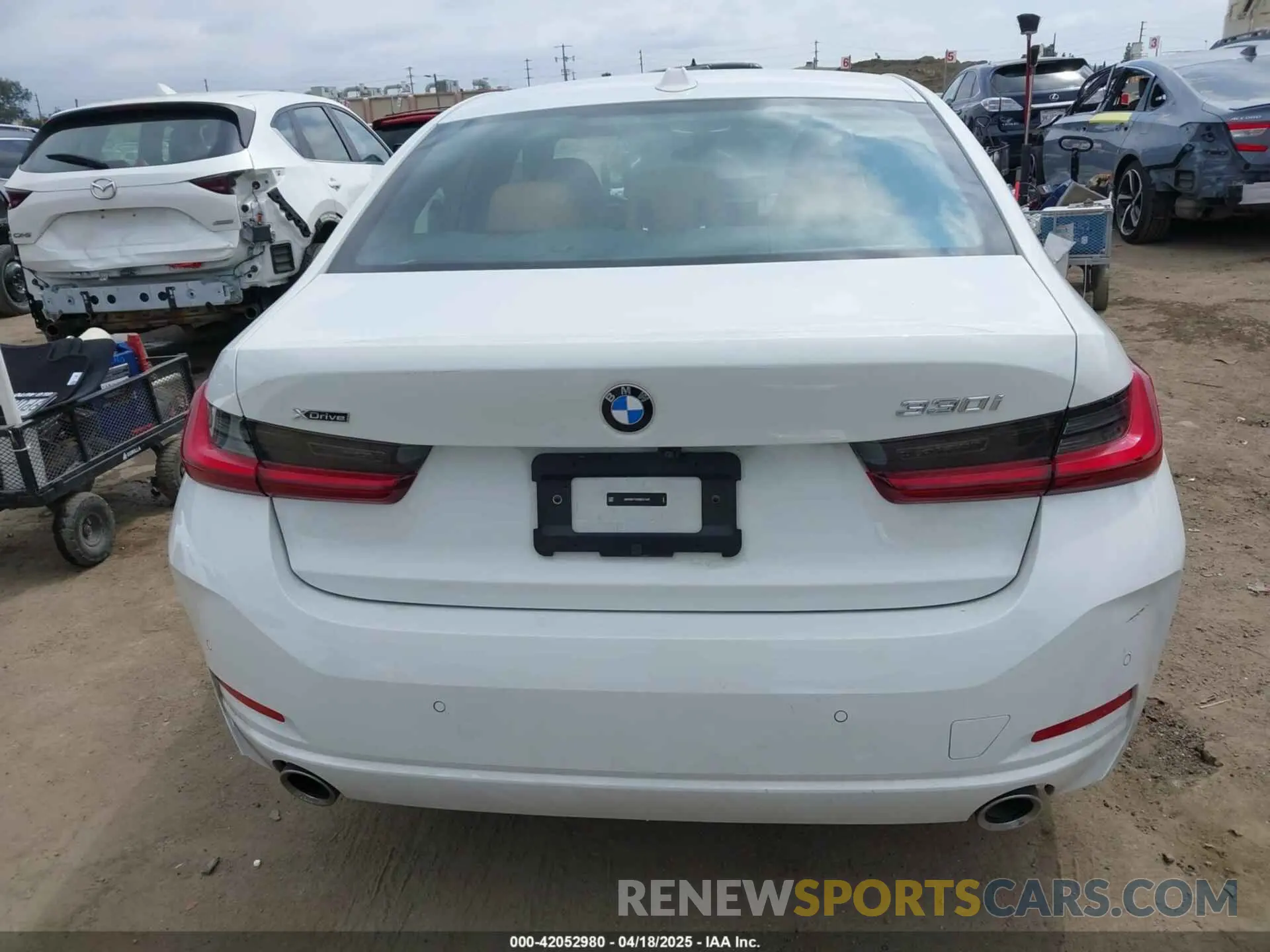 15 Фотография поврежденного автомобиля 3MW89FF00R8E81628 BMW 3 SERIES 2024