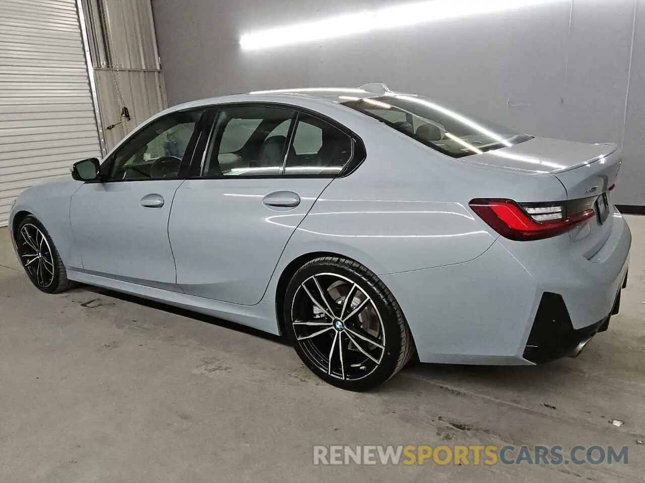2 Фотография поврежденного автомобиля 3MW89FF01R8E65650 BMW 3 SERIES 2024