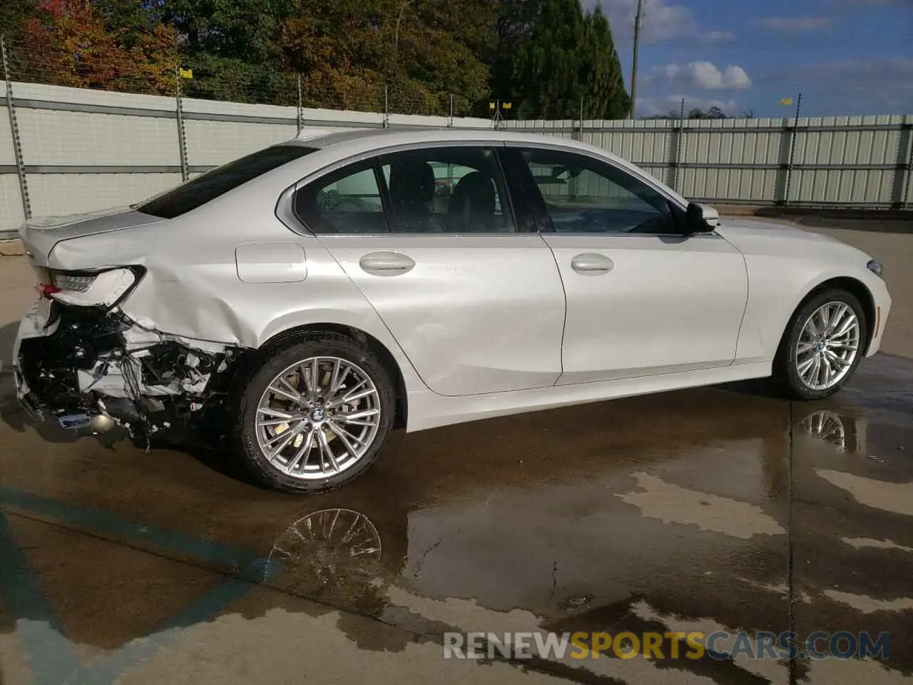 3 Photograph of a damaged car 3MW89FF01R8E85574 BMW 3 SERIES 2024