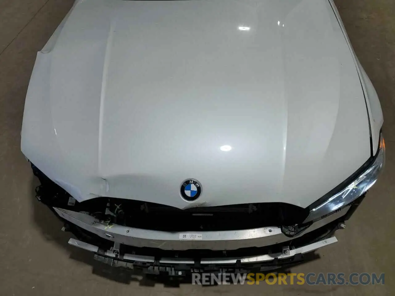 11 Фотография поврежденного автомобиля 3MW89FF02R8E49683 BMW 3 SERIES 2024