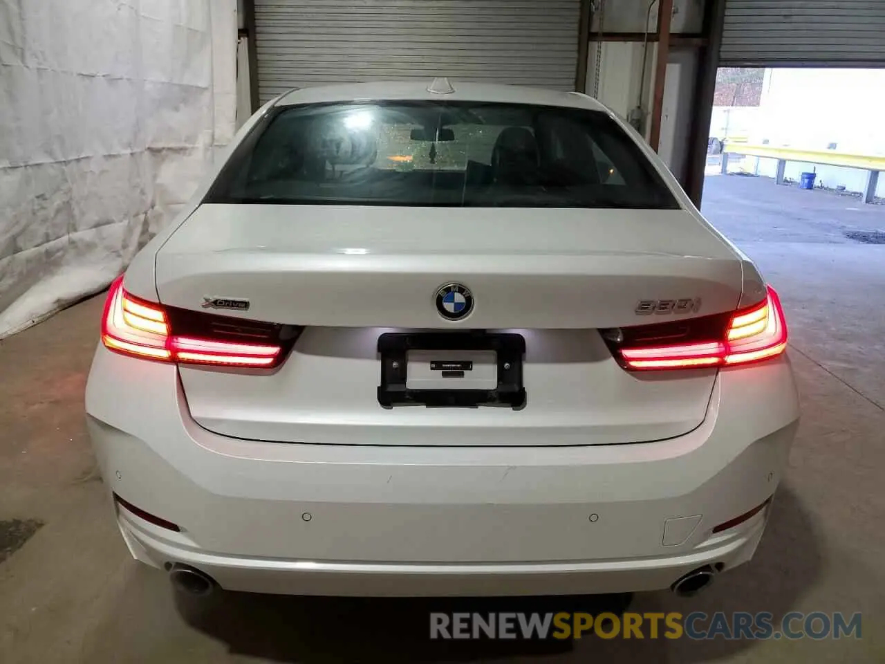 6 Фотография поврежденного автомобиля 3MW89FF02R8E49683 BMW 3 SERIES 2024