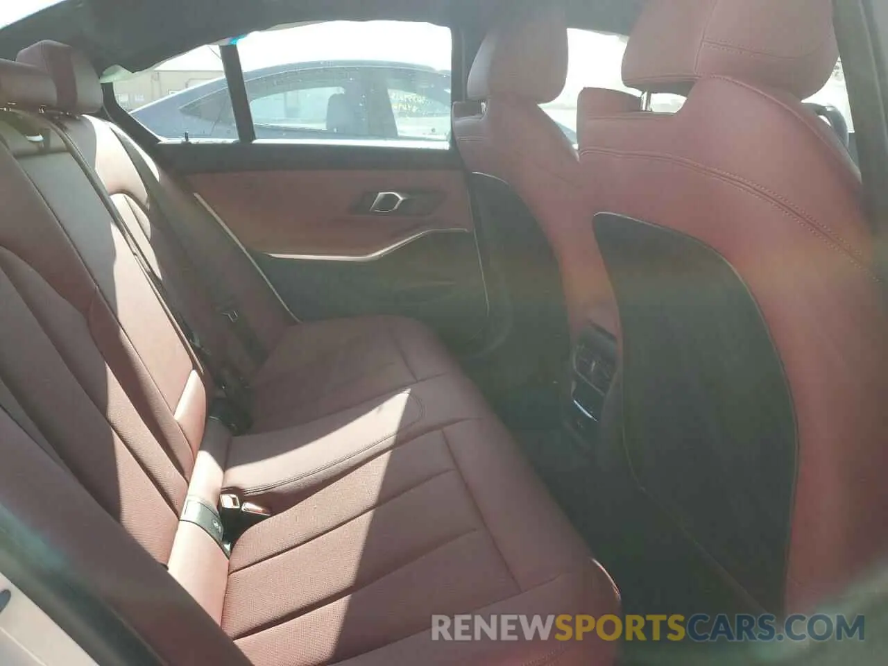 10 Фотография поврежденного автомобиля 3MW89FF02R8E76365 BMW 3 SERIES 2024