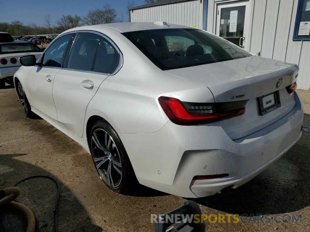 2 Фотография поврежденного автомобиля 3MW89FF02R8E76365 BMW 3 SERIES 2024