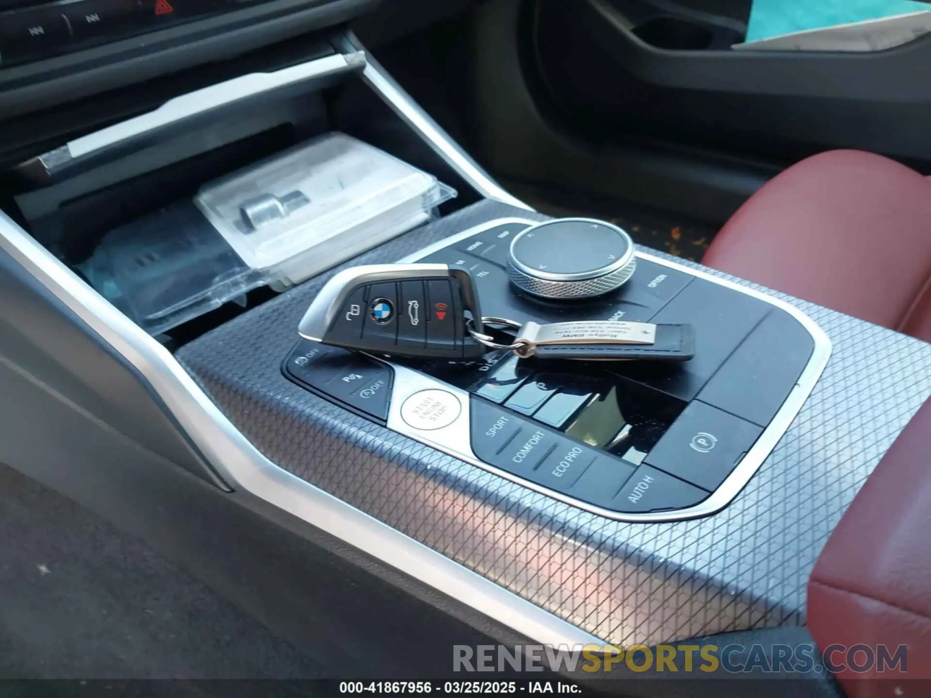 11 Фотография поврежденного автомобиля 3MW89FF04R8E27698 BMW 3 SERIES 2024