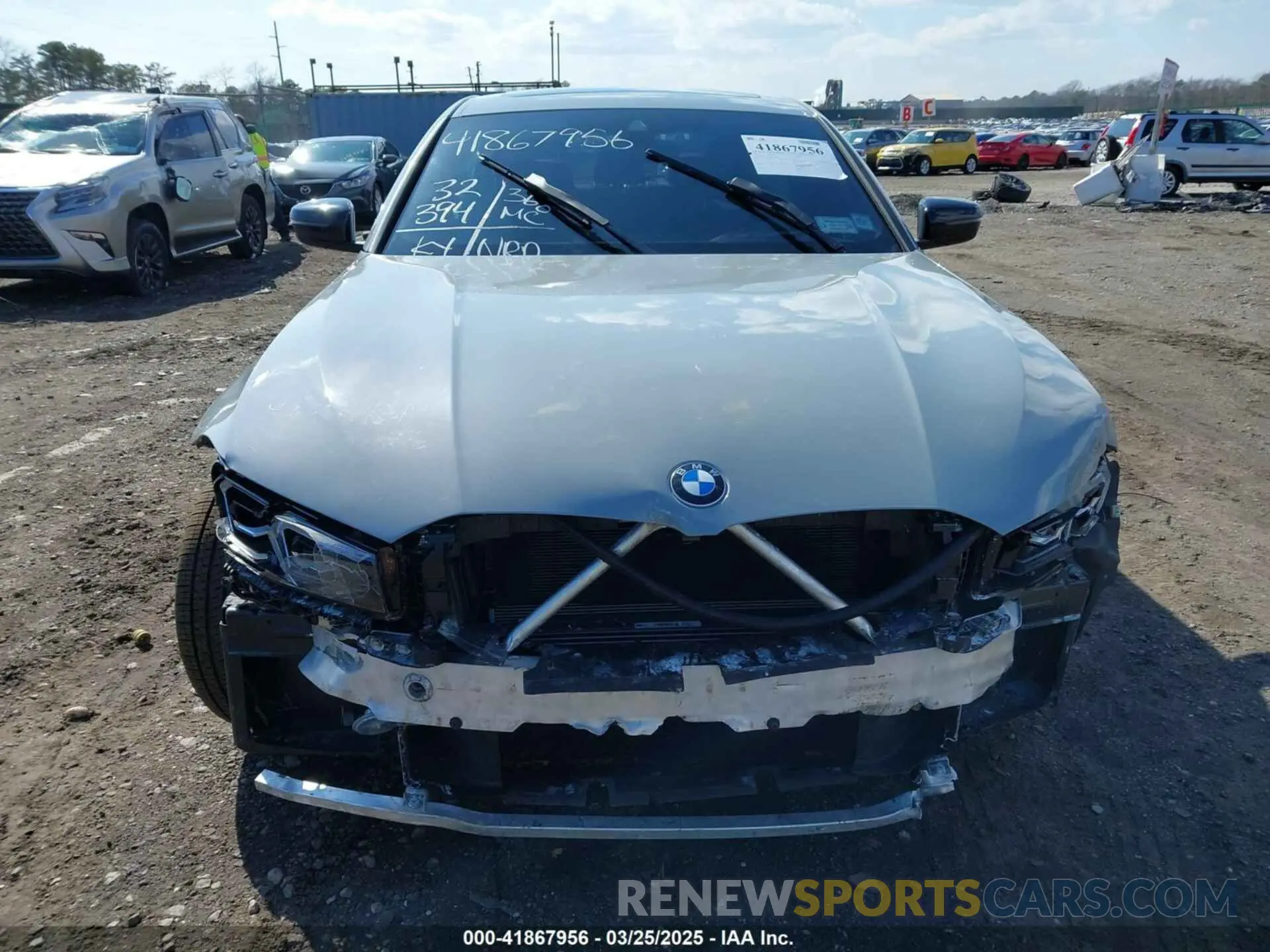 12 Фотография поврежденного автомобиля 3MW89FF04R8E27698 BMW 3 SERIES 2024