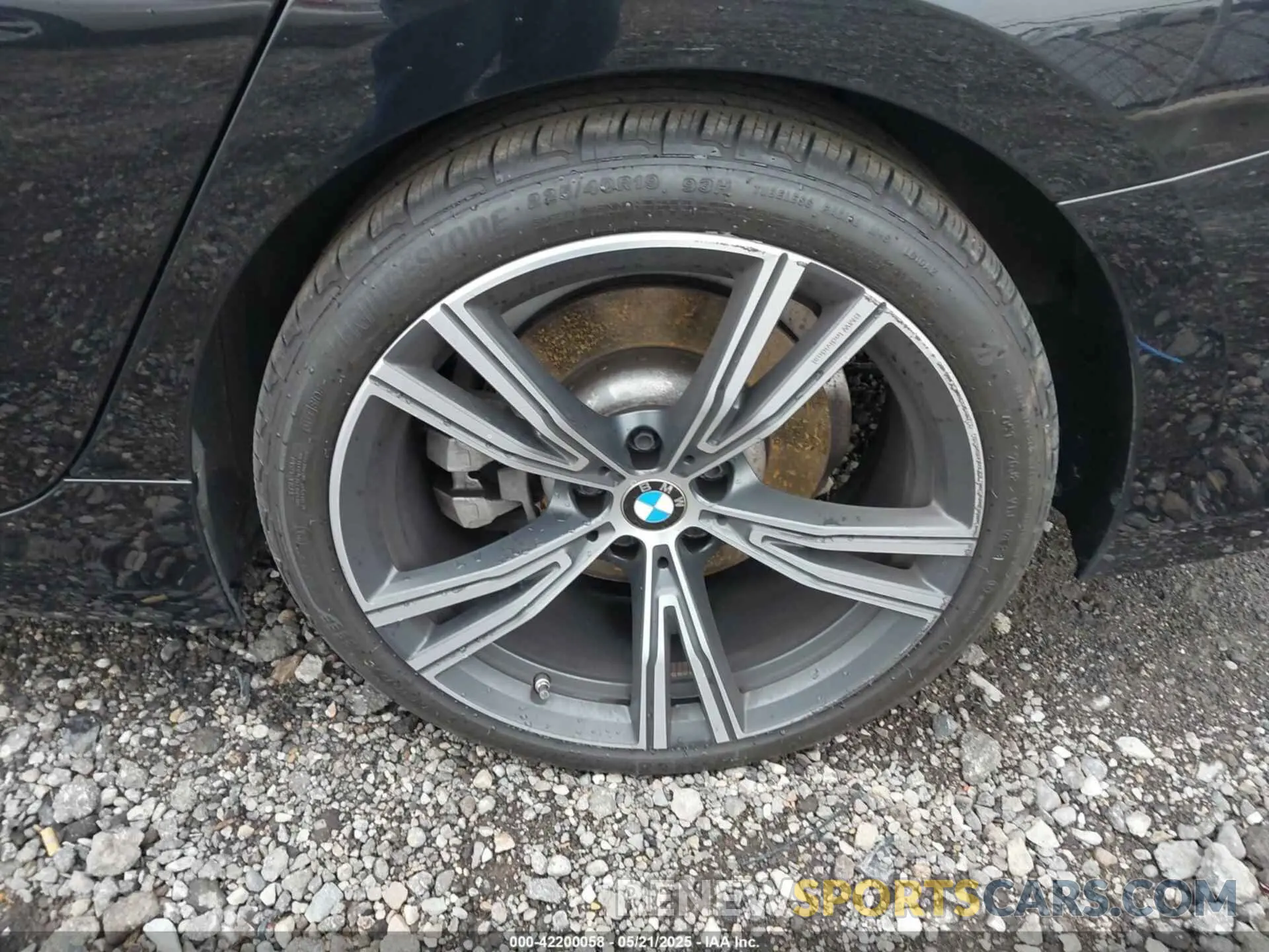 18 Photograph of a damaged car 3MW89FF04R8E47059 BMW 3 SERIES 2024
