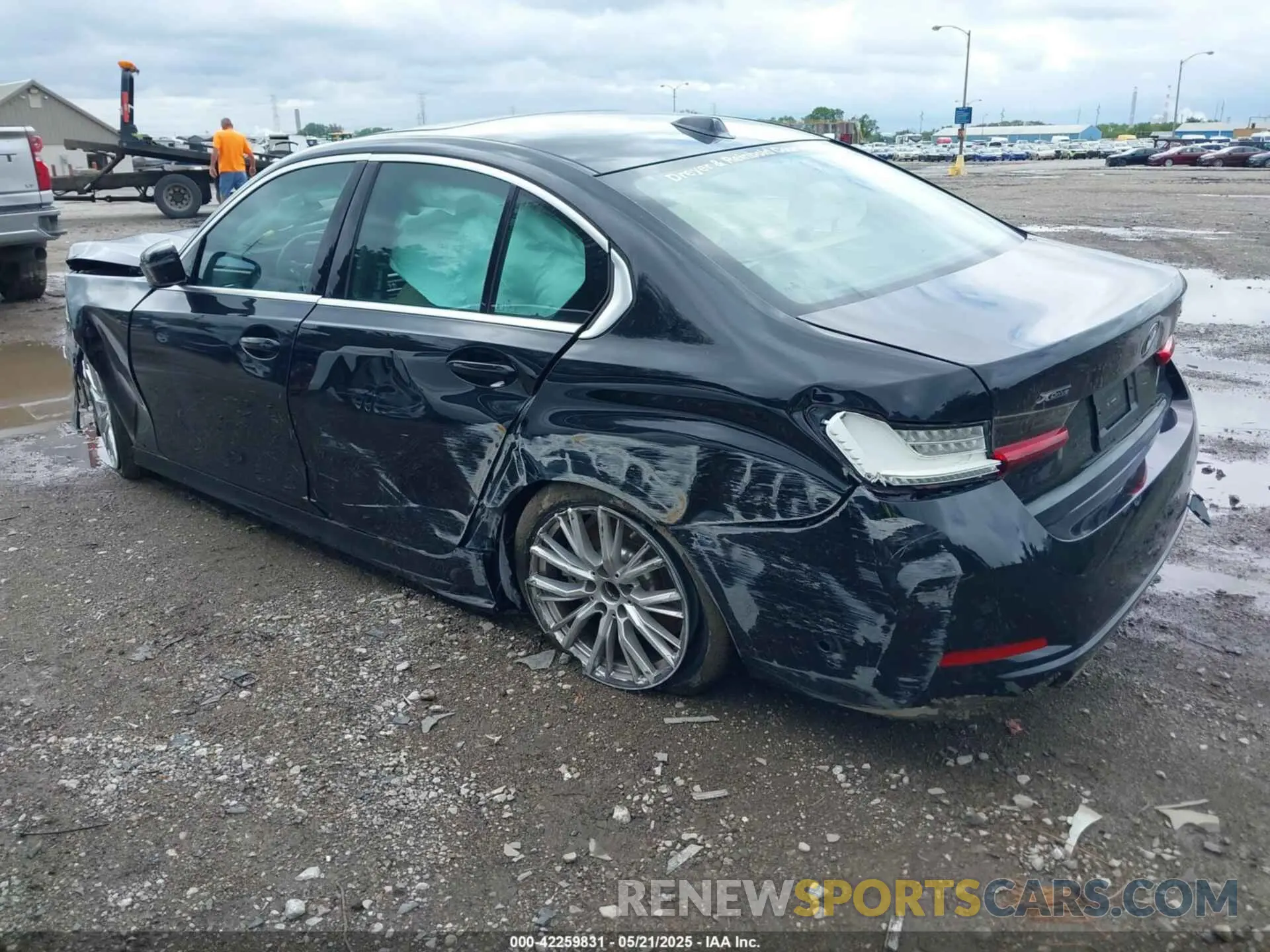 3 Photograph of a damaged car 3MW89FF04R8E72821 BMW 3 SERIES 2024
