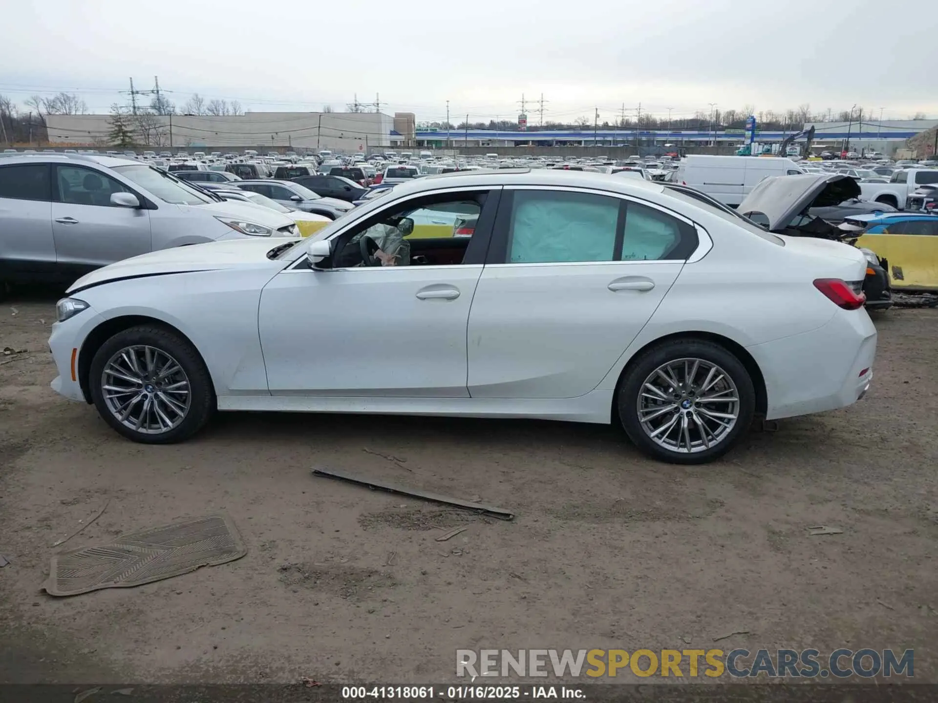 14 Фотография поврежденного автомобиля 3MW89FF04R8E84855 BMW 3 SERIES 2024