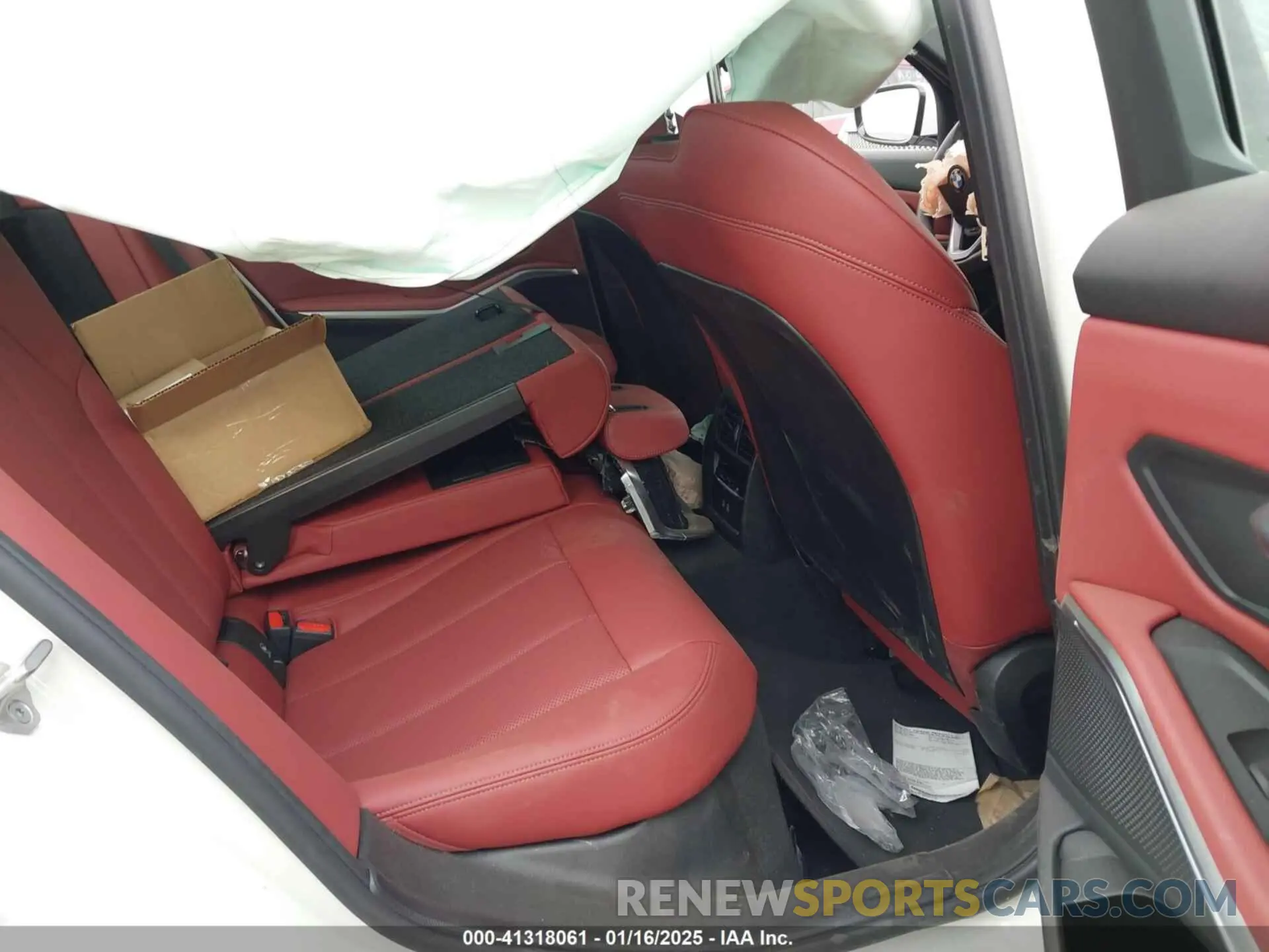 8 Фотография поврежденного автомобиля 3MW89FF04R8E84855 BMW 3 SERIES 2024
