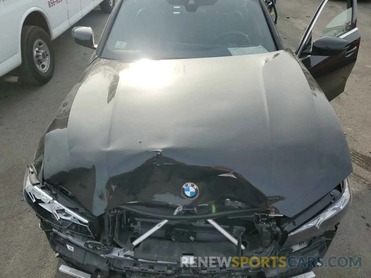 11 Фотография поврежденного автомобиля 3MW89FF05R8E74481 BMW 3 SERIES 2024
