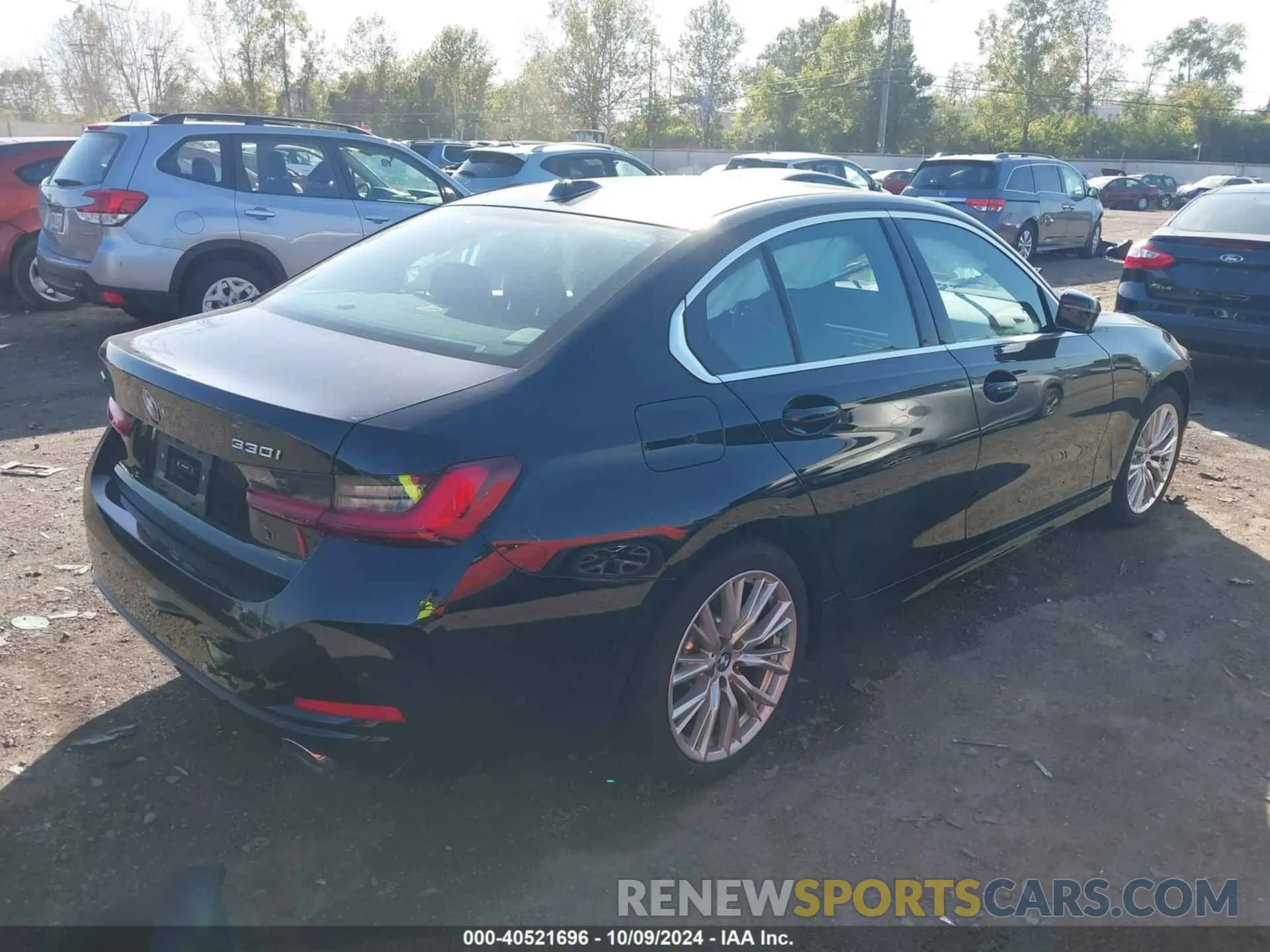 4 Photograph of a damaged car 3MW89FF06R8D89231 BMW 3 SERIES 2024