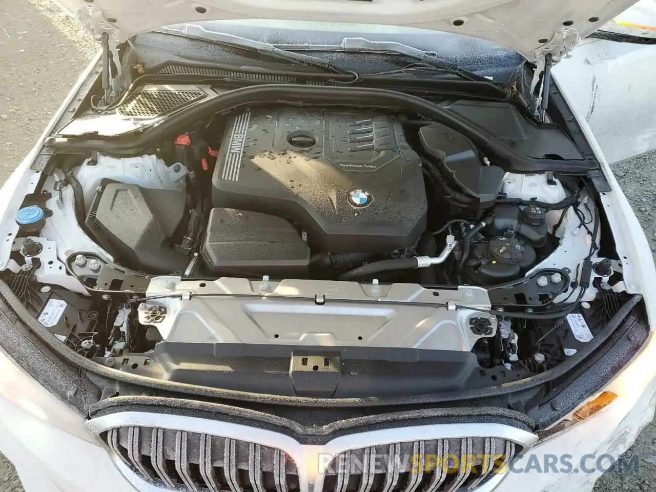 11 Photograph of a damaged car 3MW89FF07R8D83454 BMW 3 SERIES 2024