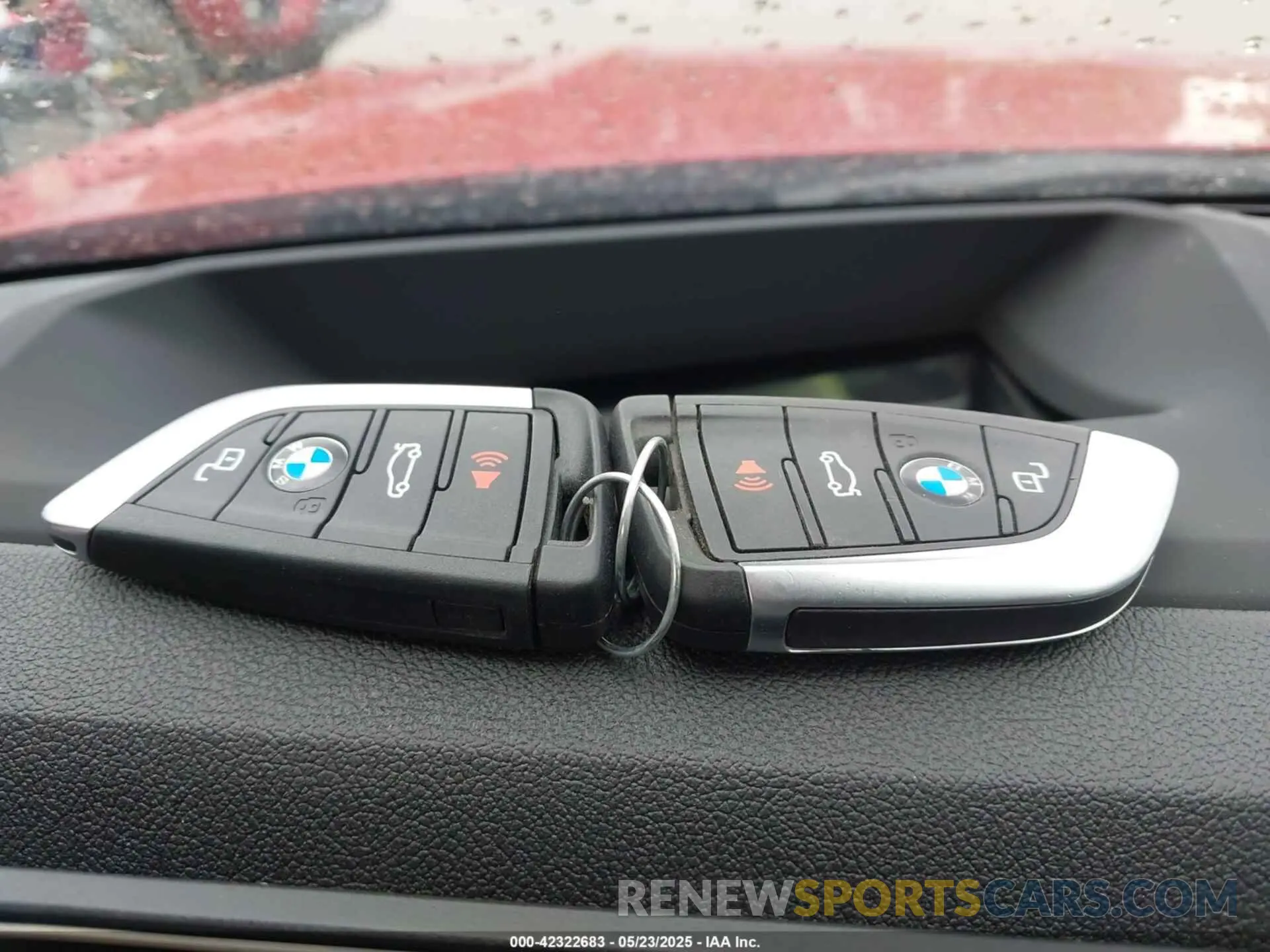 11 Фотография поврежденного автомобиля 3MW89FF07R8E04819 BMW 3 SERIES 2024
